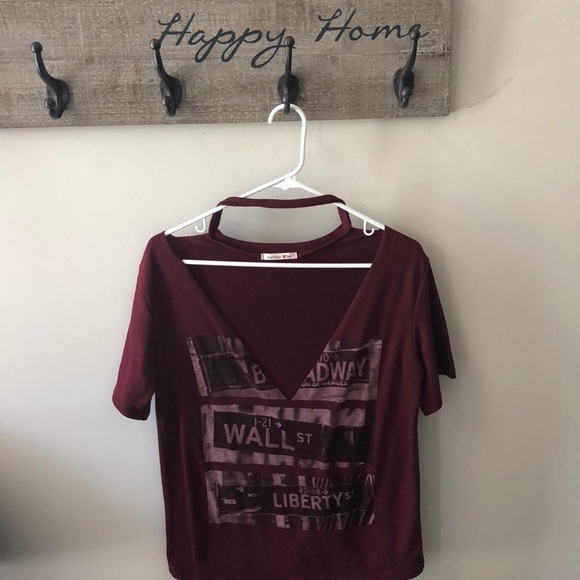 Lowcut V Tee - Picture 2 of 4